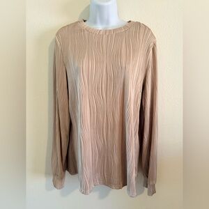 NWOT Chic Beige Textured Women's Blouse